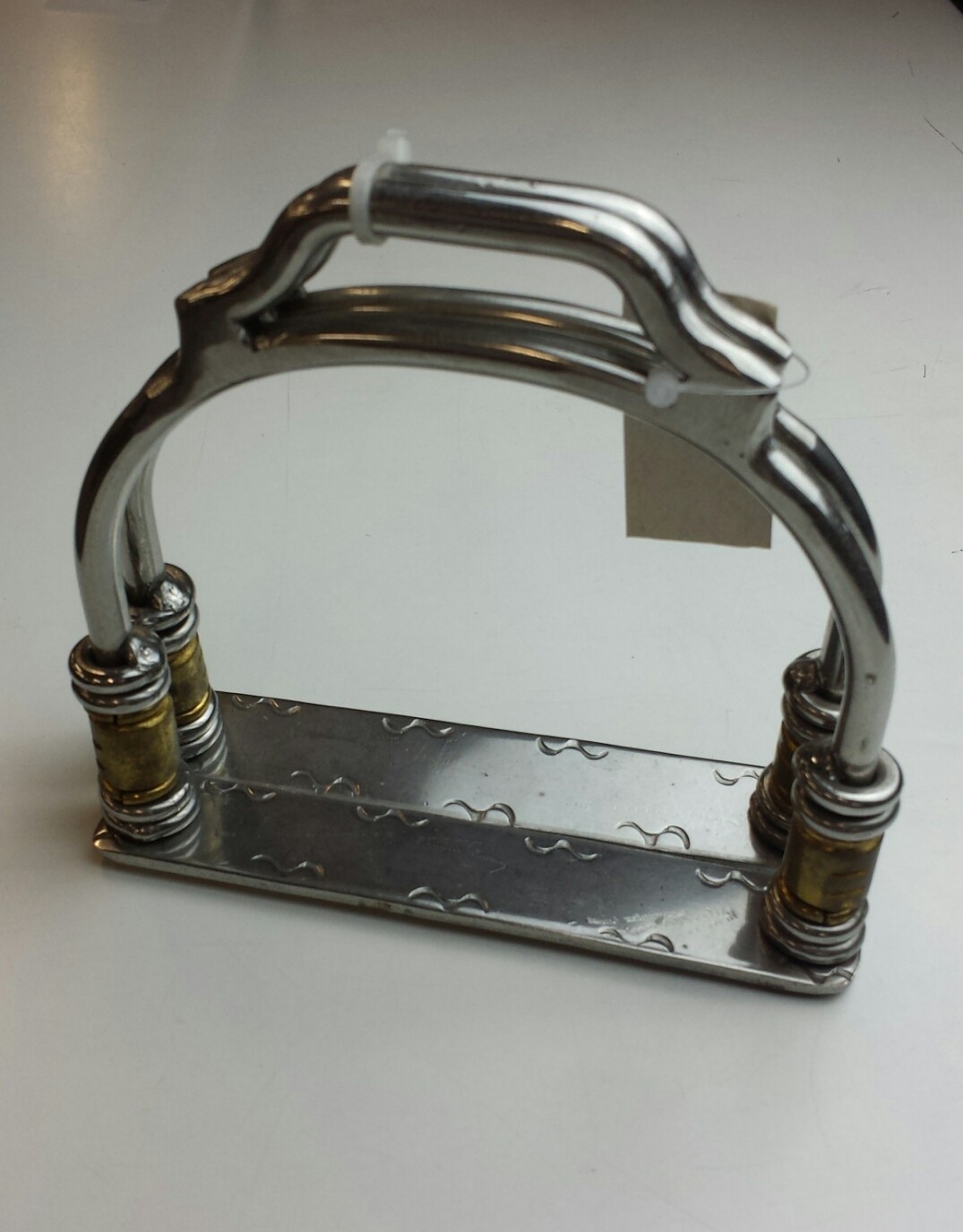 ESTRIBO APRATO RETO INOX COM ROLETE