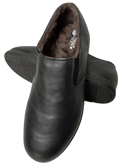 PANTUFA SIMAR EM COURO PRETO COM LÃ TAM. 35 AO 40